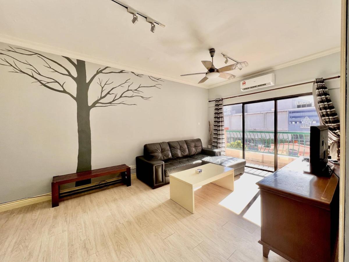 Marina Court Vacation Home 3 Bedrooms - Кота-Кинабалу Экстерьер фото