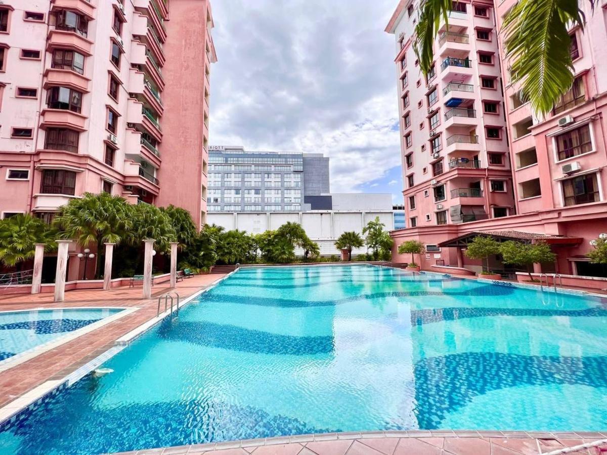 Marina Court Vacation Home 3 Bedrooms - Кота-Кинабалу Экстерьер фото