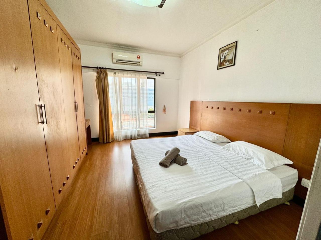 Marina Court Vacation Home 3 Bedrooms - Кота-Кинабалу Экстерьер фото